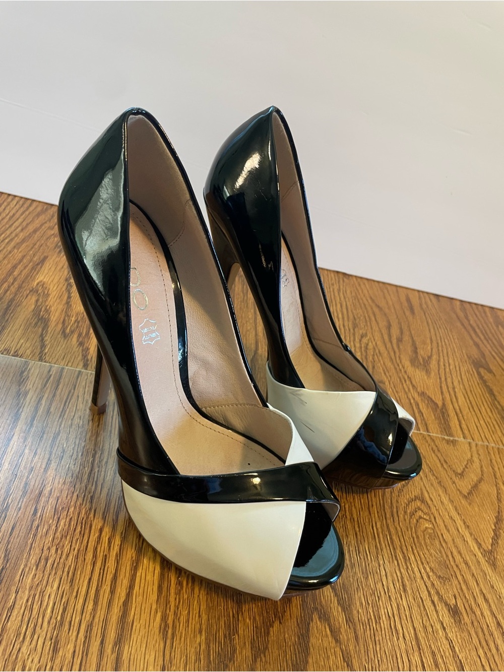 ALDO Black White Patent Peep Toe Stiletto Heels Women’s 8.5 Y2K Office Siren